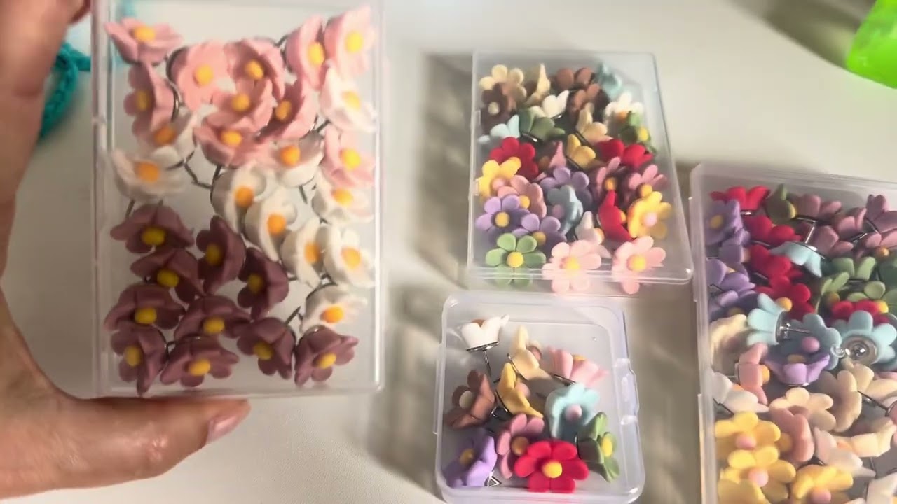 How to style your cork board with floral pins