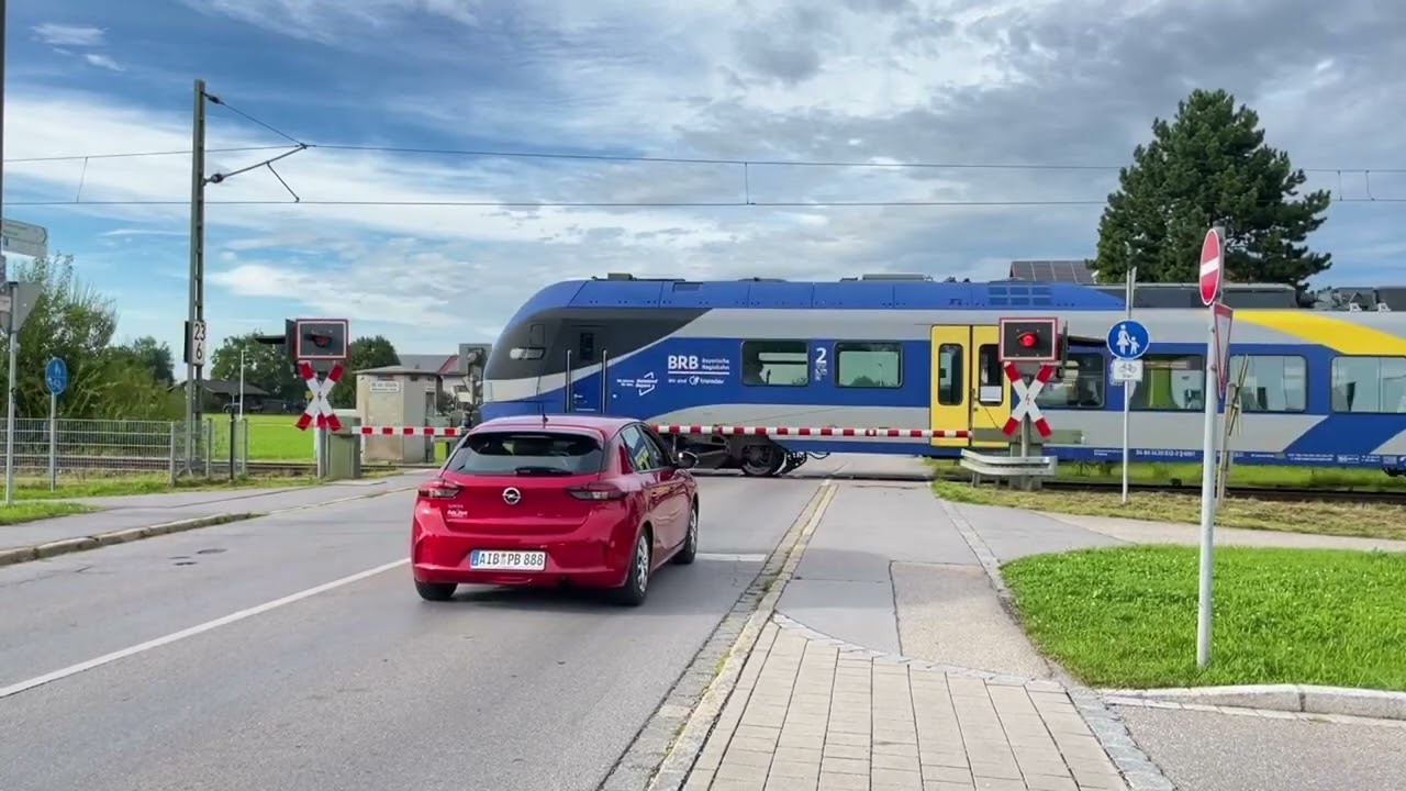 Bahnübergang Hinrichssegen Weihenlindener Straße | Seltene BÜS 72 Z mit ungewöhnlichen Blinklichtern