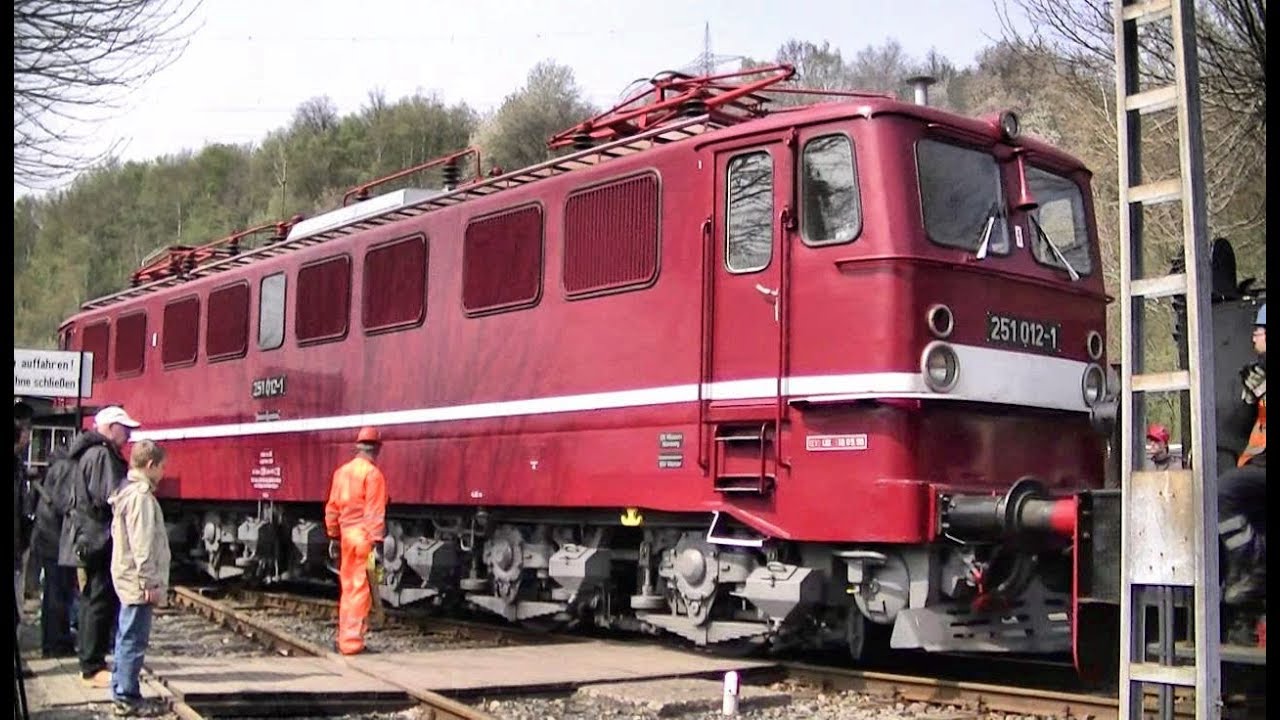 Elektroloks aus West und Ost in Bochum-Dahlhausen am 14. April 2012 [HD 720p]
