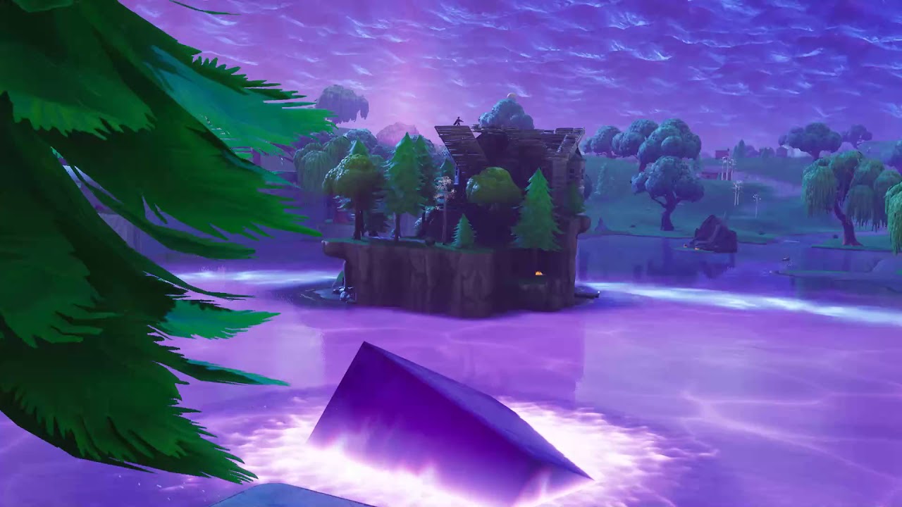 The Fortnite cube melts in Loot Lake