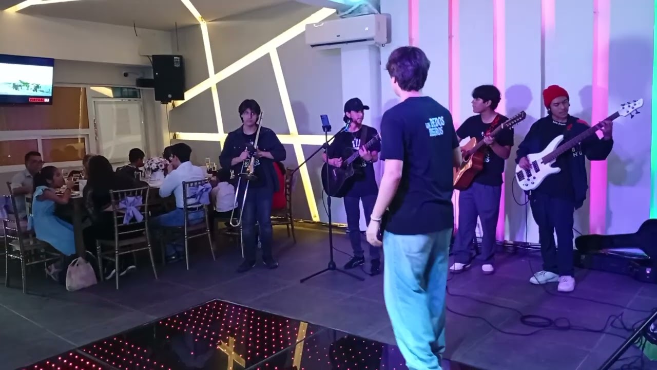 Los dedos negros. Las mañanitas.