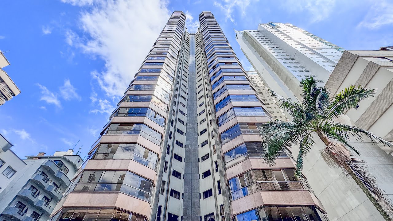 Apartamento gigante com vista excepcional no edifício Champagne, em Balneário Camboriú. #apartamento