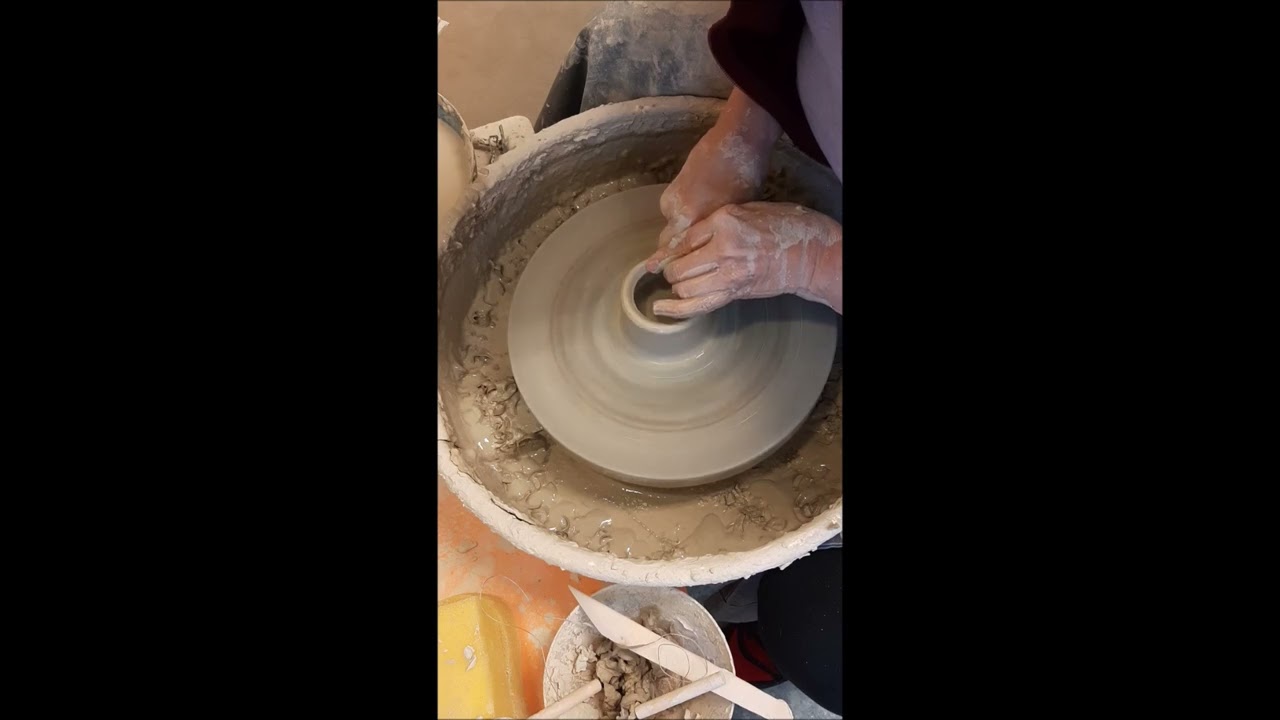 Hur drejar man en mugg?