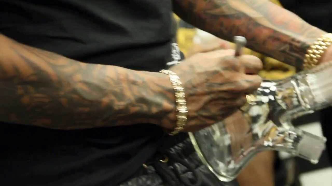 KID INK receives customized Pure Glass Crooks N Castles Set