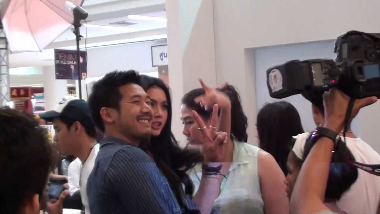 Mai Davika  and Weir Sukollawat - Mc Jeans The Mall Bangkapi