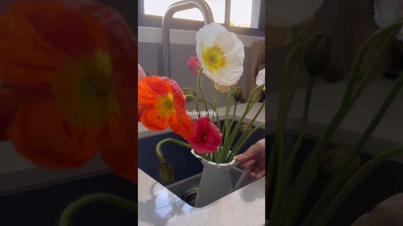 A season for fresh flowers, gardening, cleaning & organising 🌸 #hellospring #spring #springday