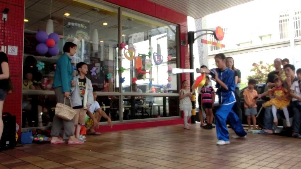 麥當勞演出-林以安劍術