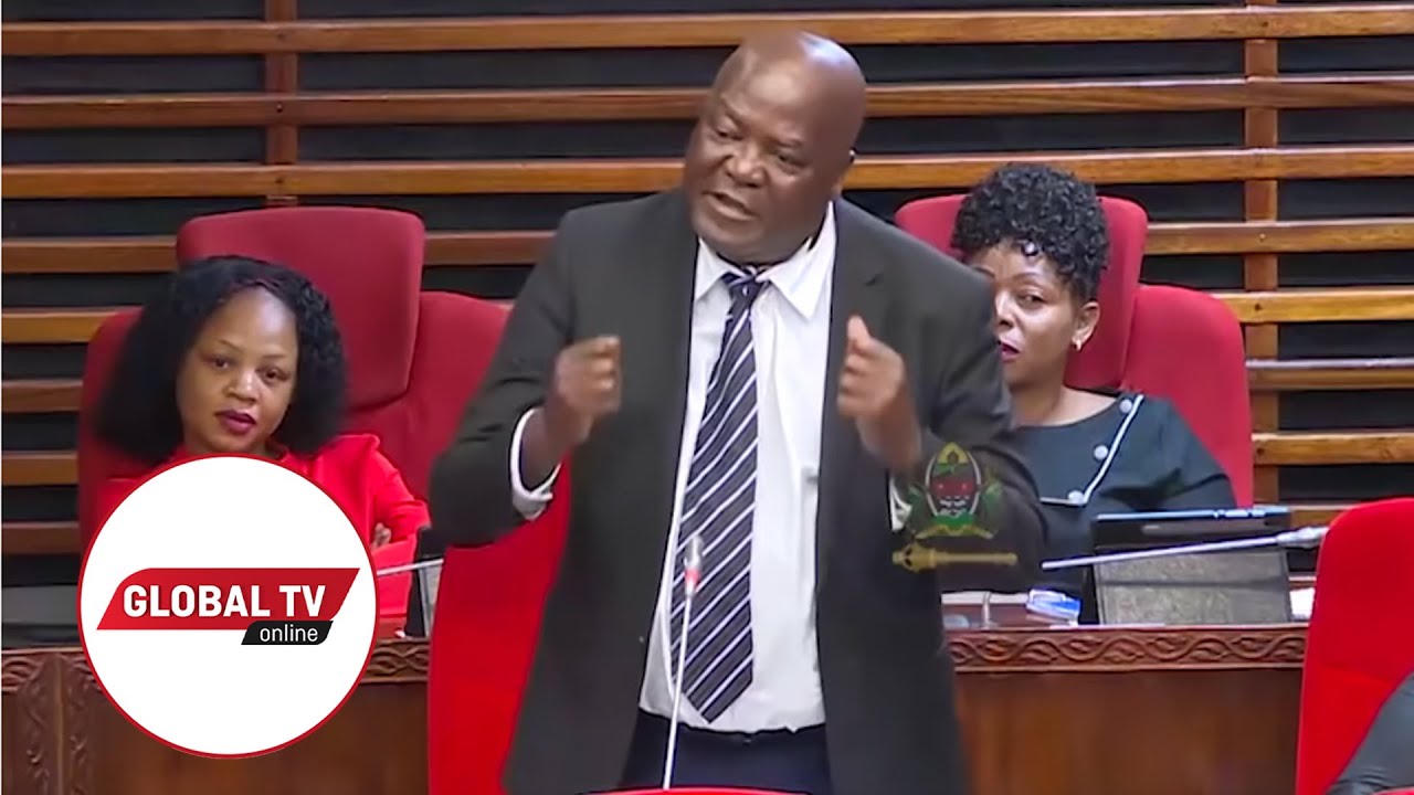 HII KALI! MBUNGE KISHIMBA AINGIA na SARE za SHULE na MADAFTARI BUNGENI, AMVAA WAZIRI wa ELIMU..