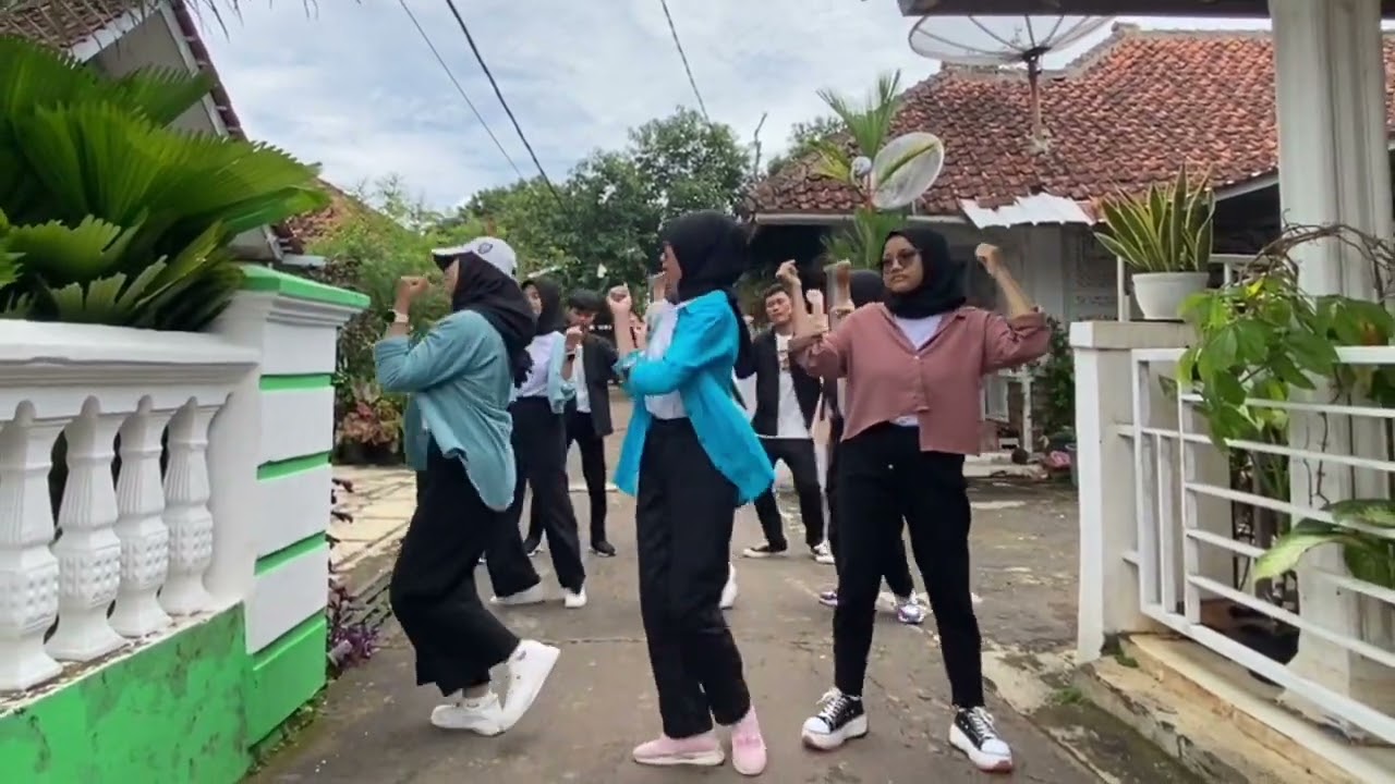 TUGAS SENI BUDAYA TARI MODERN - 