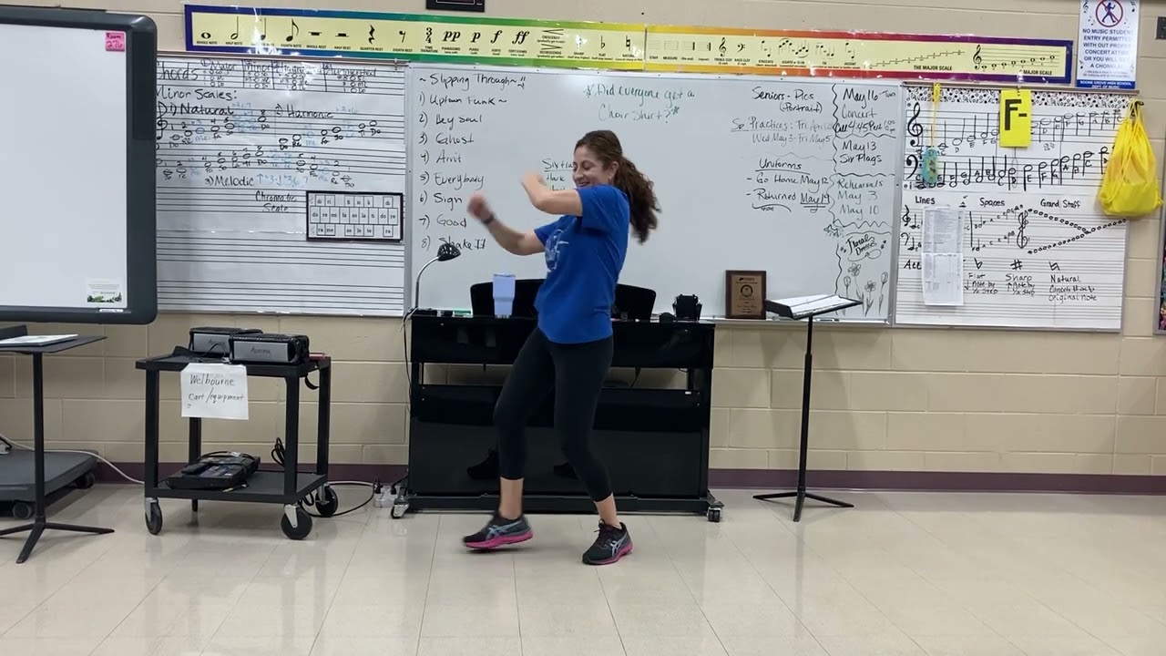 BGHS Choir - Shake It Off Riser Choreography