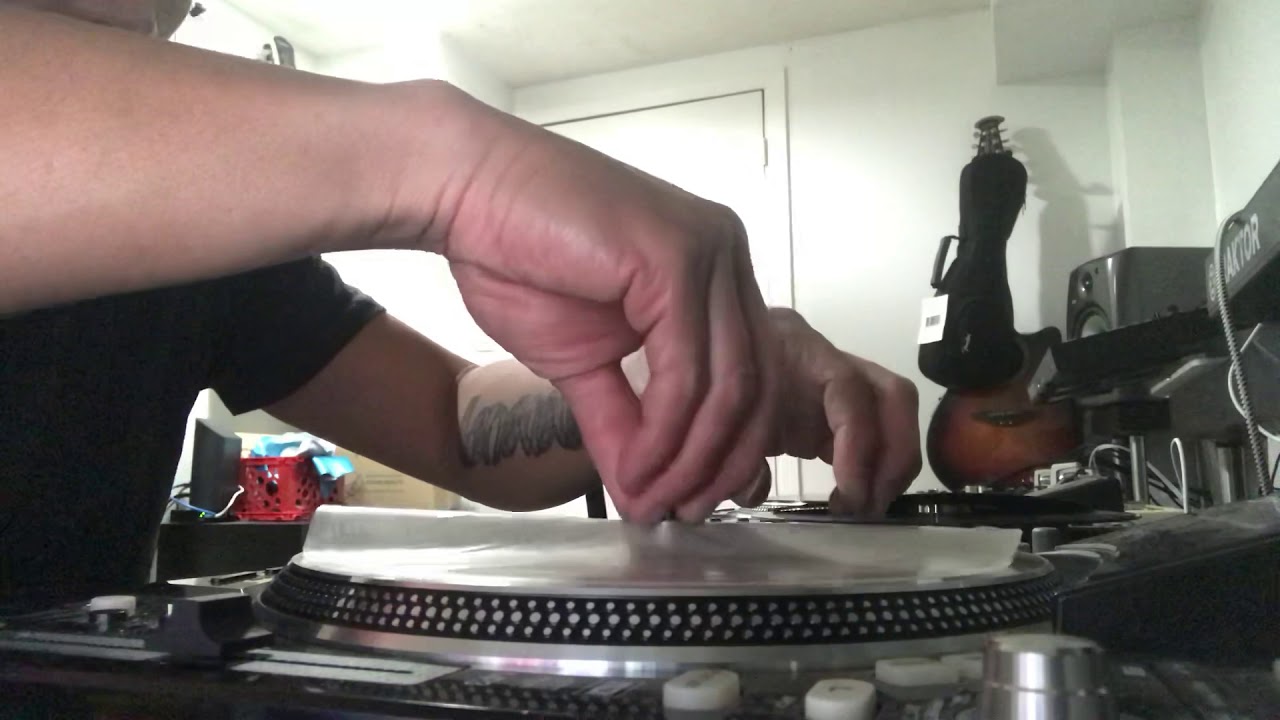 Tighten up the spindles on Denon DN-S3700 CD decks
