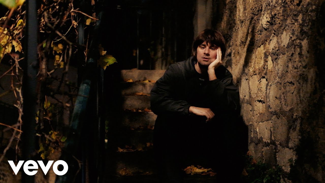 Alban Claudin - Montmartre (Official Video)