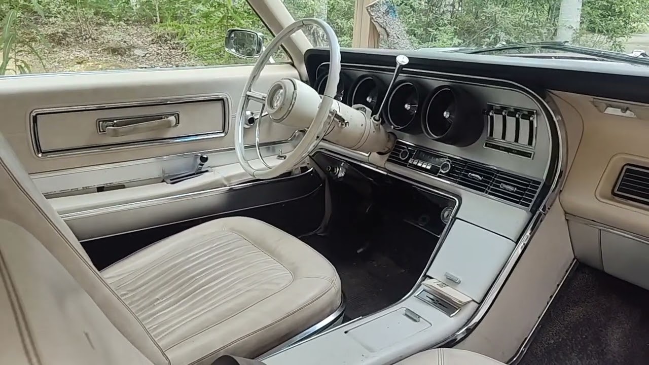 1967 Ford Thunderbird Interior