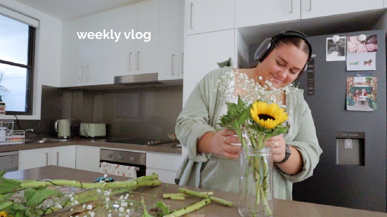 weekly vlog - new year new me 🤪 jk