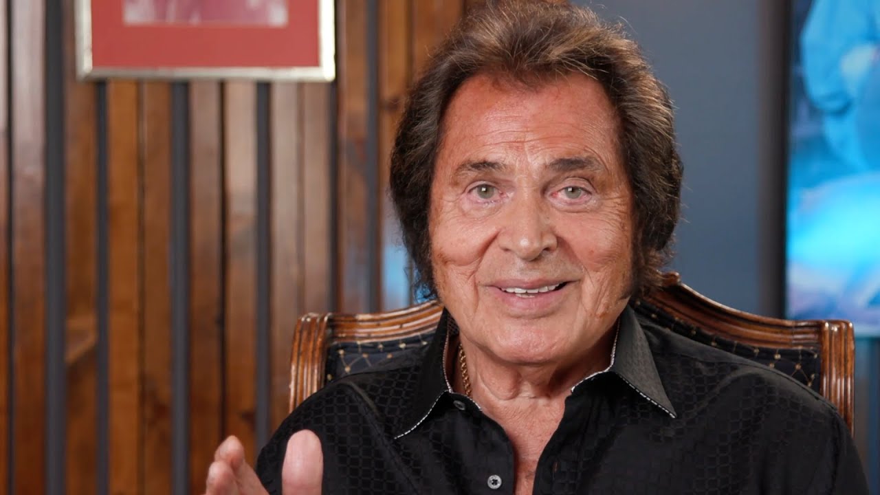 Engelbert Humperdinck Remembering His Dad on Father's Day - Happy Father's Day