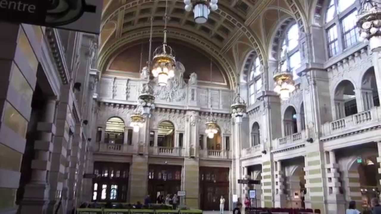 Kelvingrove Museum Glasgow Scotland - Arts and Crafts Movement