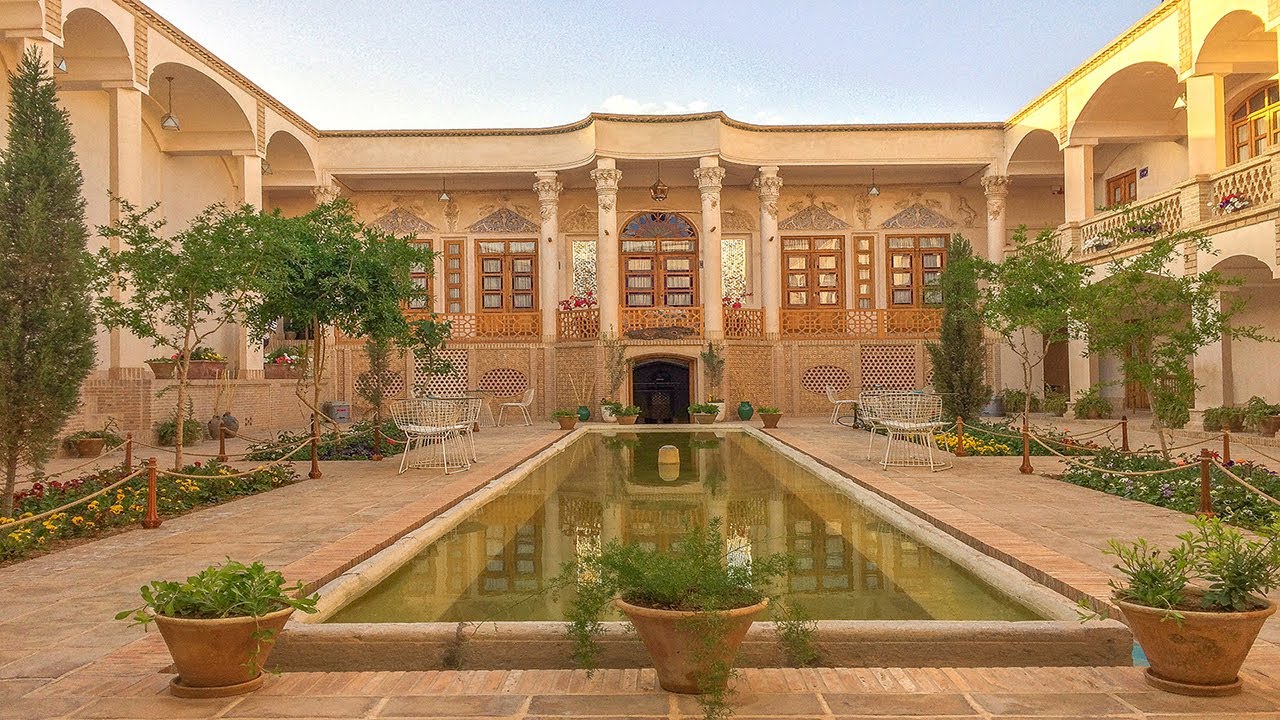 Iranian beautiful traditional mansion (Mahmoudieh mansion)
