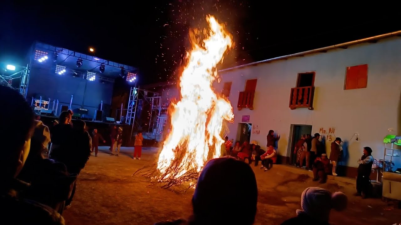 QUEMA DE TORRE FIESTA PATRONAL MAYO LUREN 2023 AUCARA AYACUCHO