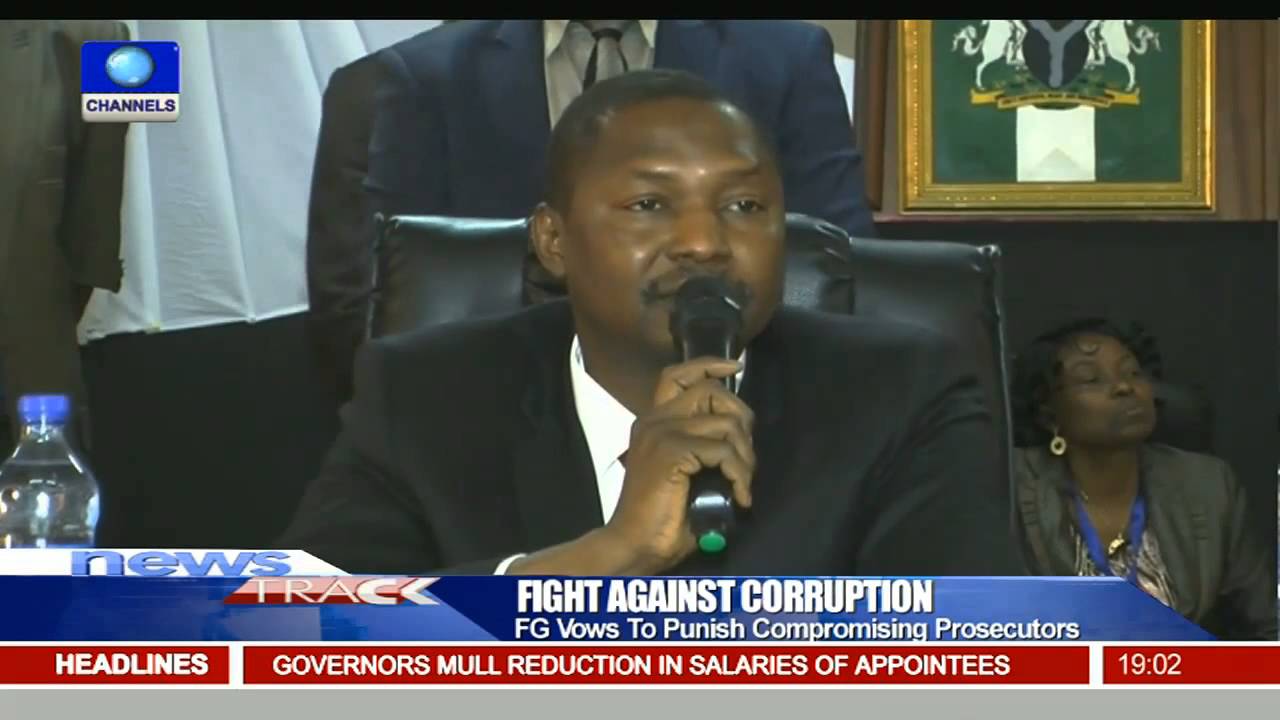 Fight Against Corruption: FG Vows To Punish Compromising Prosecutors 19/11/15