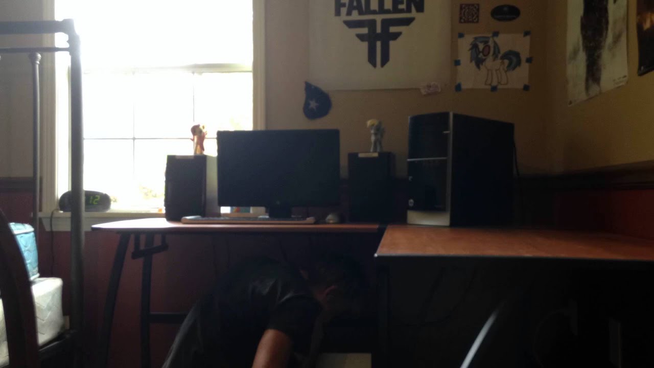 Building my gaming setup! (Time Lapse)