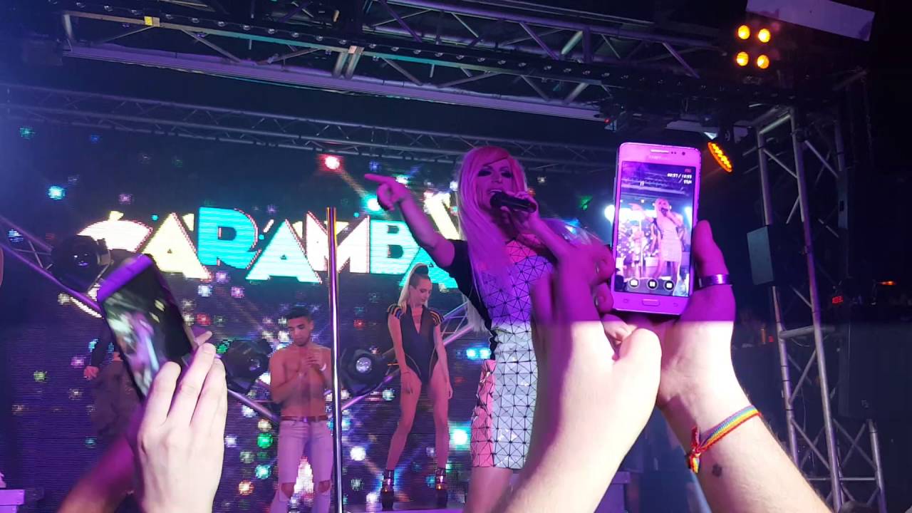 Kika Lorace en la fiesta Caramba en Deseo 54 Valencia