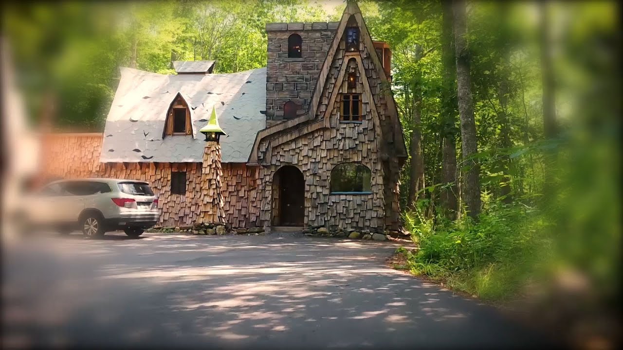 Maine home looks straight out of a storybook