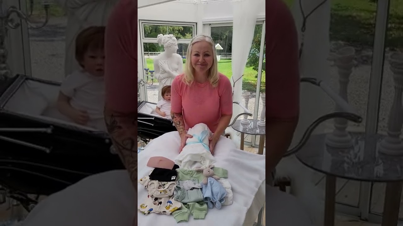 Boxopening Pascal by Joanna Kazmierczak-Pietka