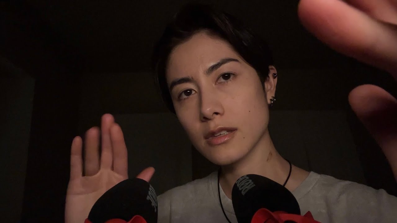 Finger fluttering and other hand sounds ASMR