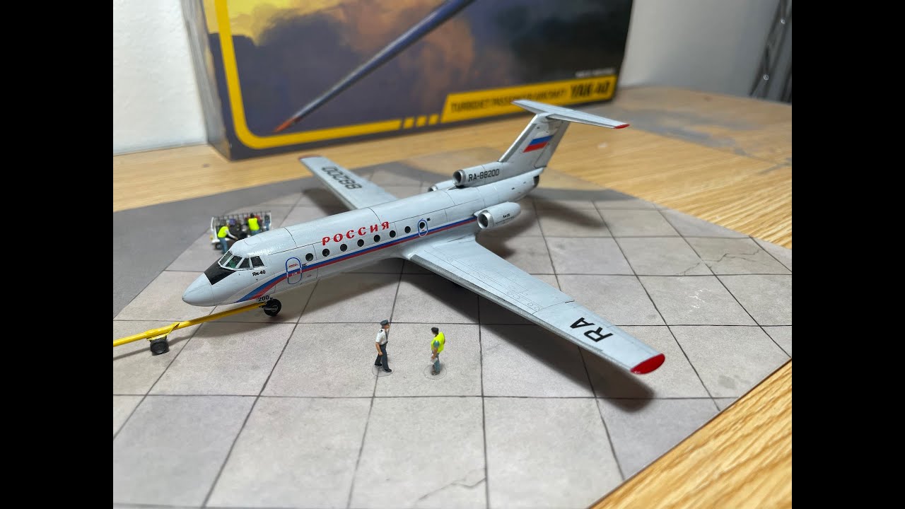 Zvezda 1/144 Rossya YAK-40