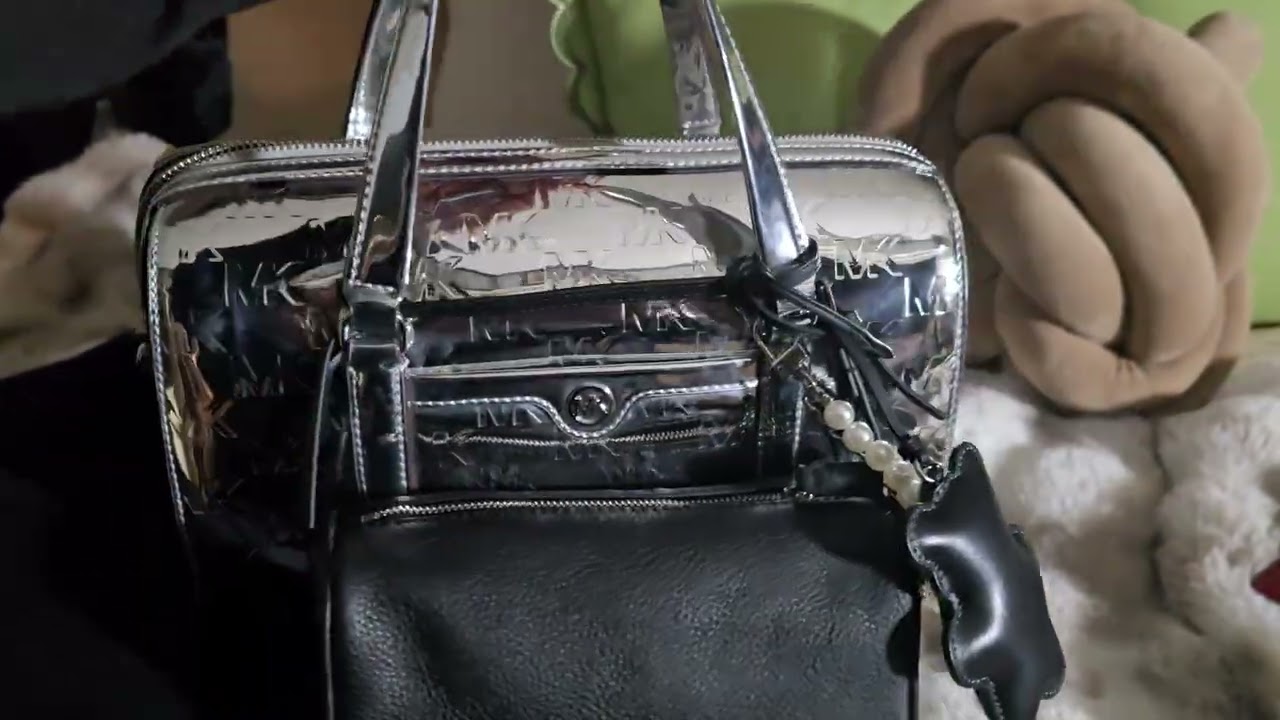 MICHAEL KORS EMBOSSED SILVER PATENT SATCHEL /CROSSBODY W/ COACH & AMAZON CHARMS/ACCESSORIES