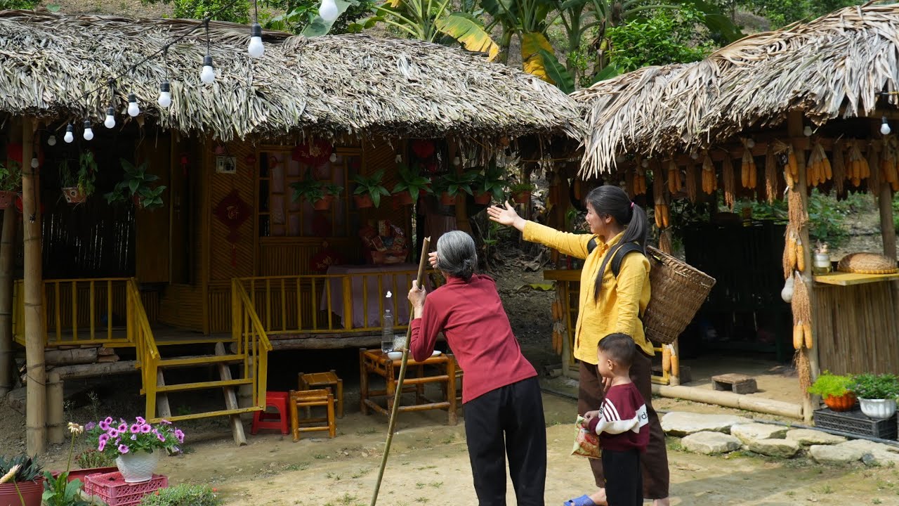 Счастливая мать-одиночка принимает в свой дом добрую женщину.