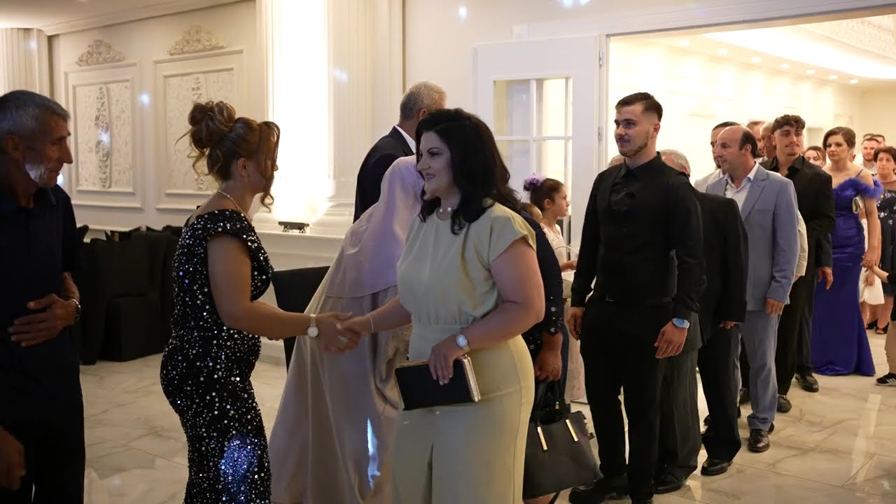 Dasma e Halil & Ava . 1 