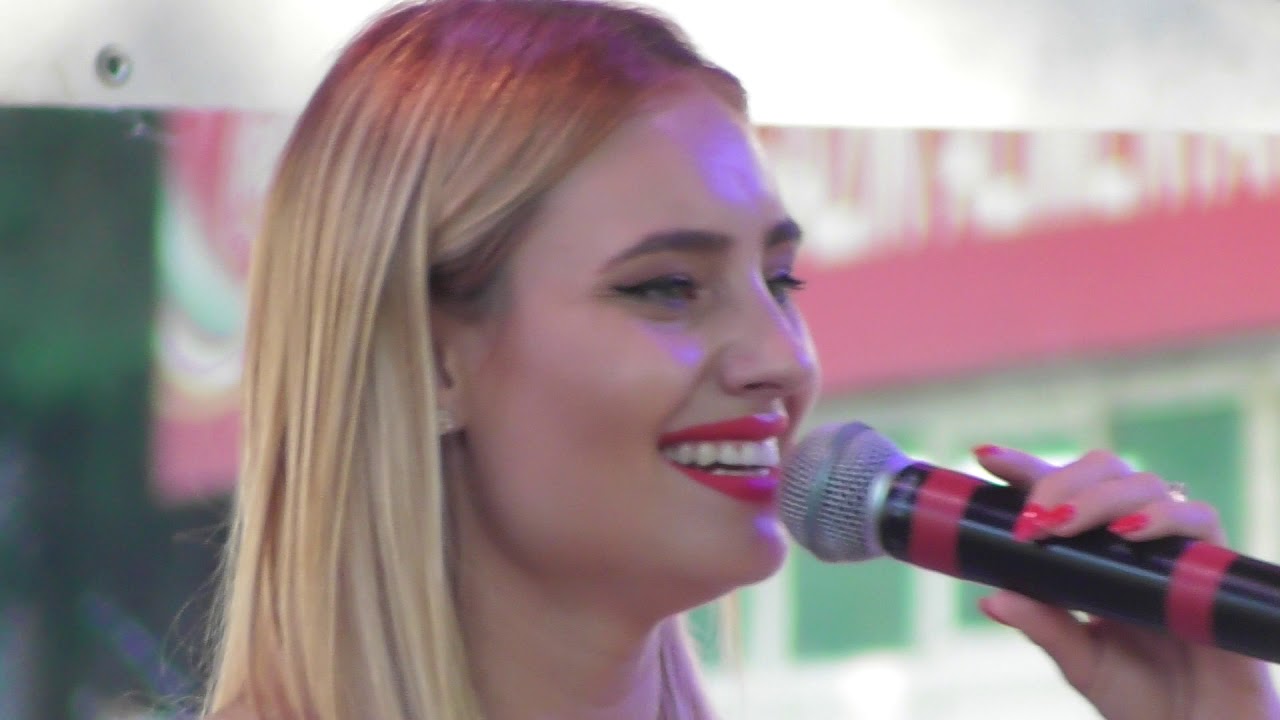 Un superb spectacol oferit de Emilia Dorobantu la Baile Olanesti !