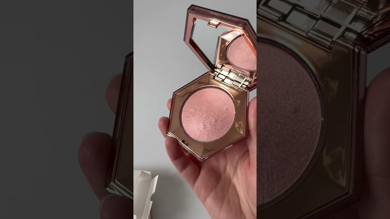 Diamond Bomb Fenty Beauty #fentybeauty #fentybeautybyrihanna #highlighter #beauty #sephora #ugc