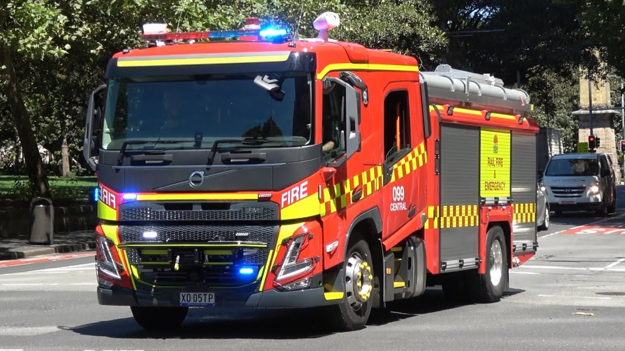 [BRAND NEW + RUMBLER] FRNSW Sydney Runner & Rescue Pump + Rail Fire and Emergency Central responding