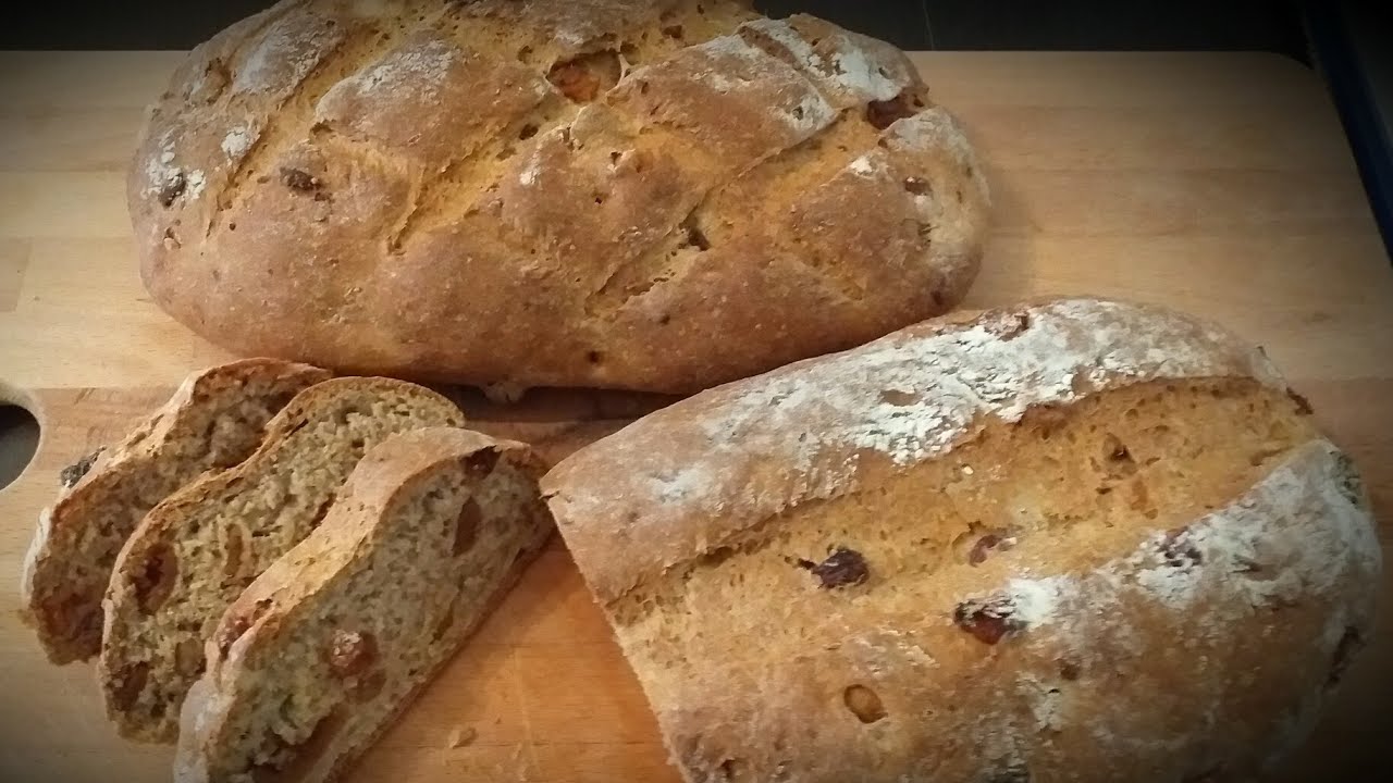 PANE VALDOSTANO con FICHI SECCHI UVETTA A NOCE