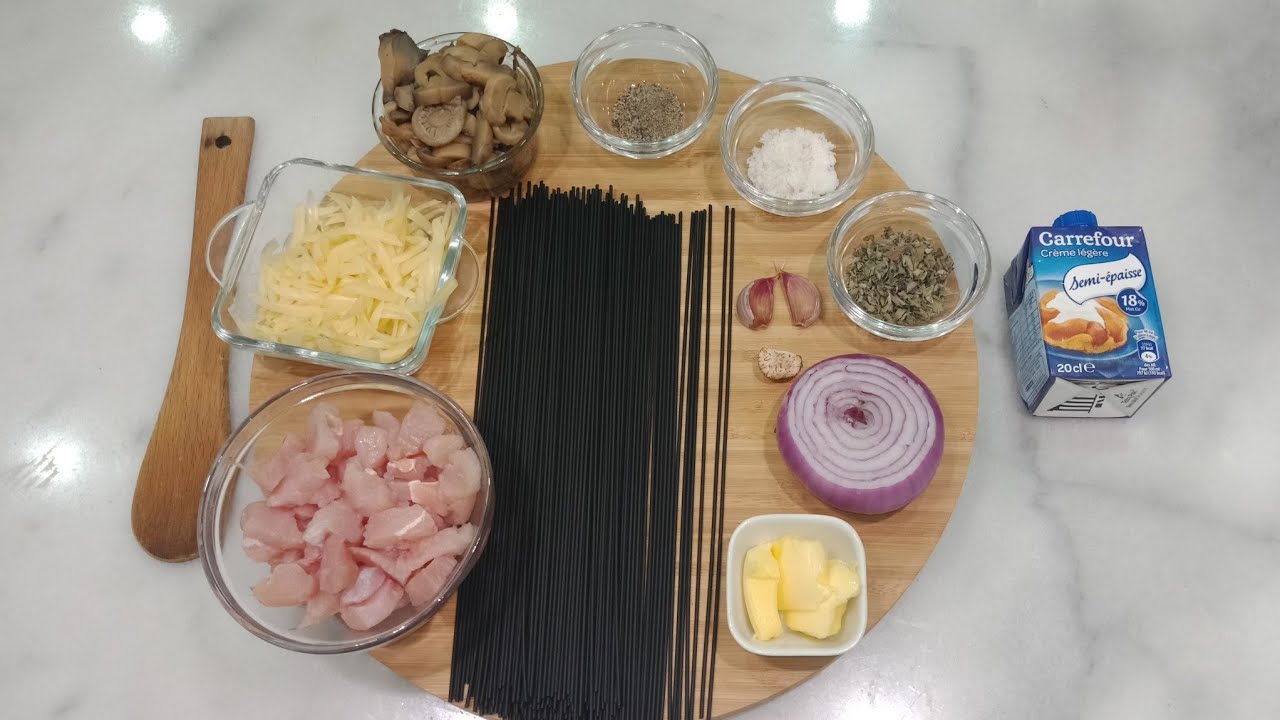 #spaghetti #blackspaguetti
Spaghetti noir à la sauce champignon🍝
   سباغيتي سوداء بصلصة الفطر