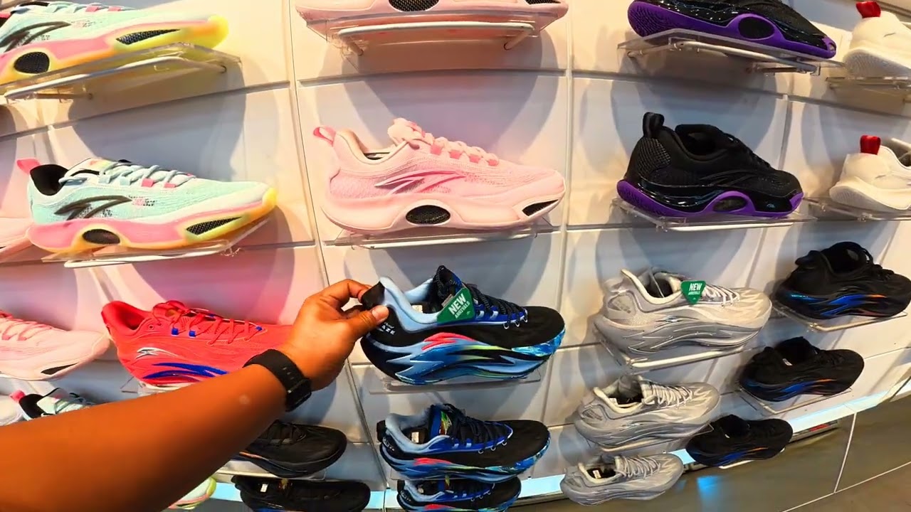Shockwave 7.0 Basketball Shoes ni The Professor Nasa Pinas Tour