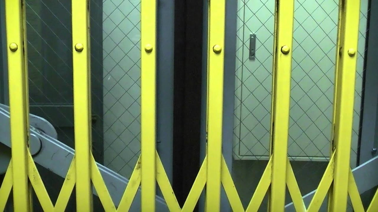 奥野ビルのエレベーター