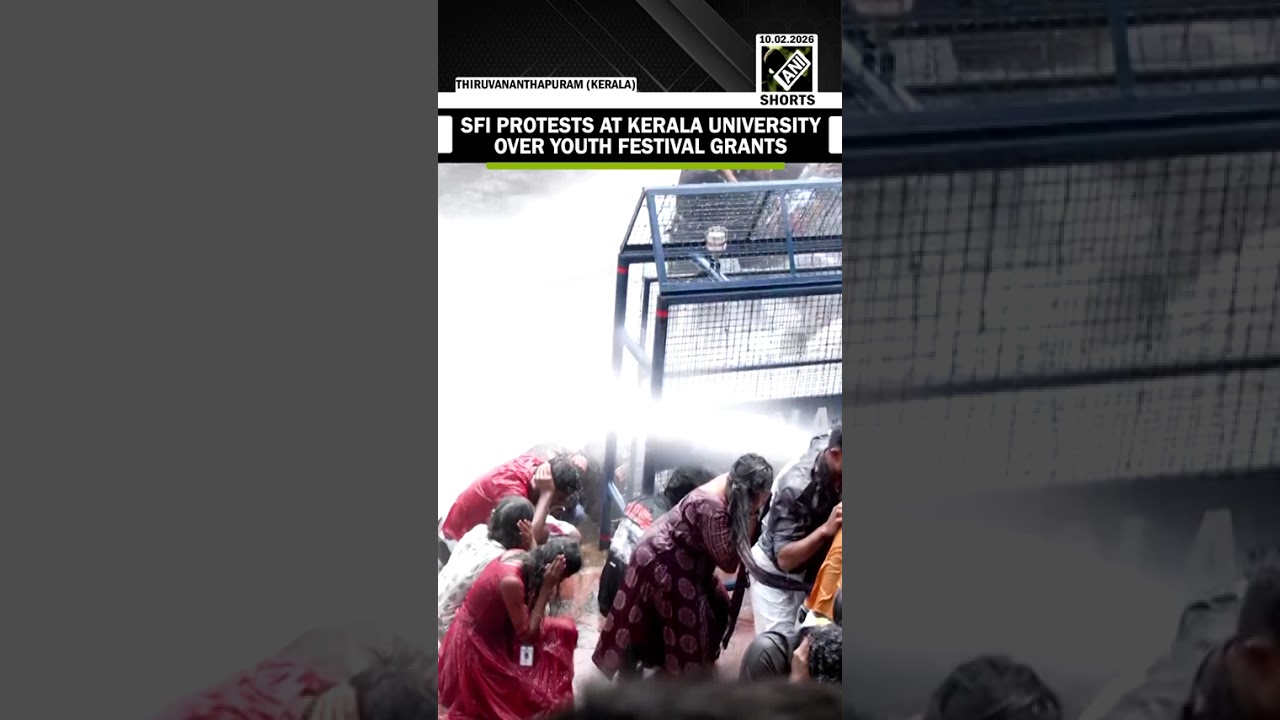 SFI protests against University of Kerala&rsquo;s Vice Chancellor over Youth festival grants in Kerala