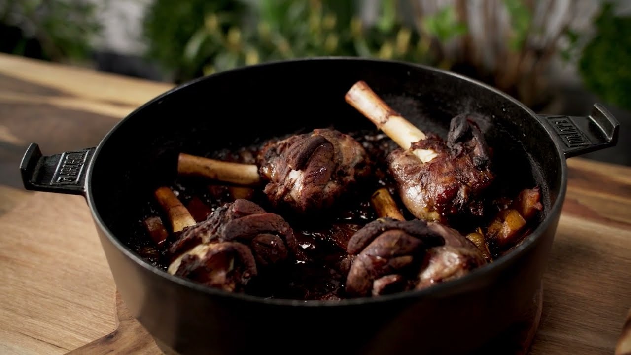 Braisert lammeskank med naanbrød - Weber Grillinspirasjon