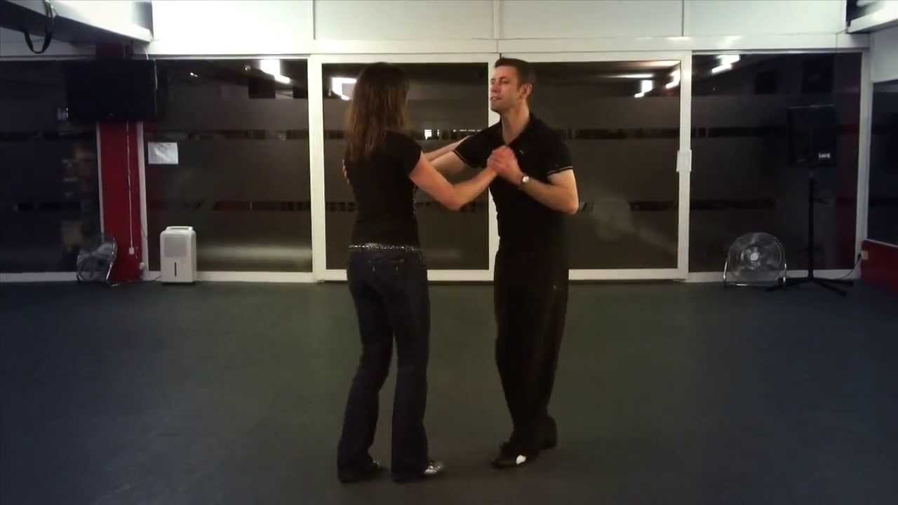 Figures de Salsa cubaine en couple