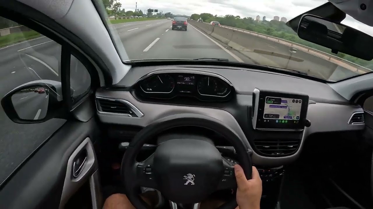208 Griffe modelo 2018 - Apenas andando na Rodovia.
