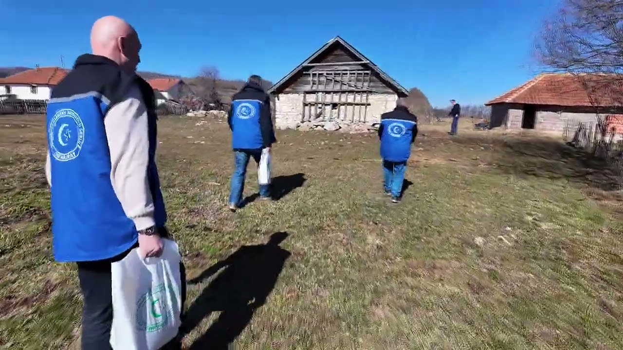 Podjela humanitarnih paketa na Pešteri