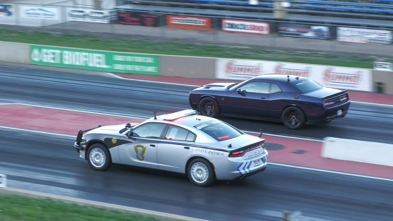 Muscle Cars vs Police
