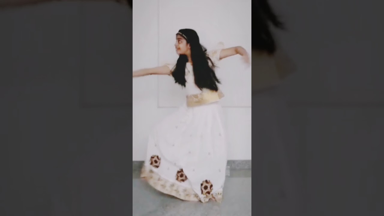 Nivedithas dance 'തുളസിക്കതിർ'