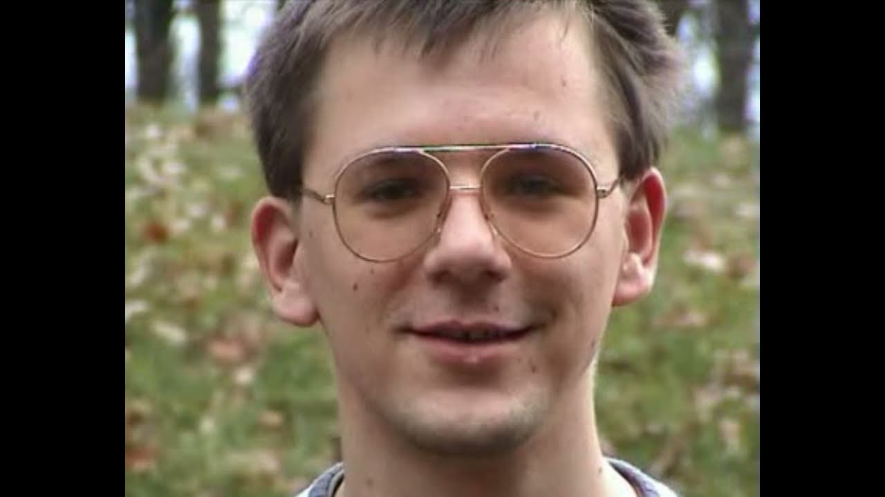 V&aacute;rk&uacute;ti kulcsosh&aacute;z buli 1.  2002.
