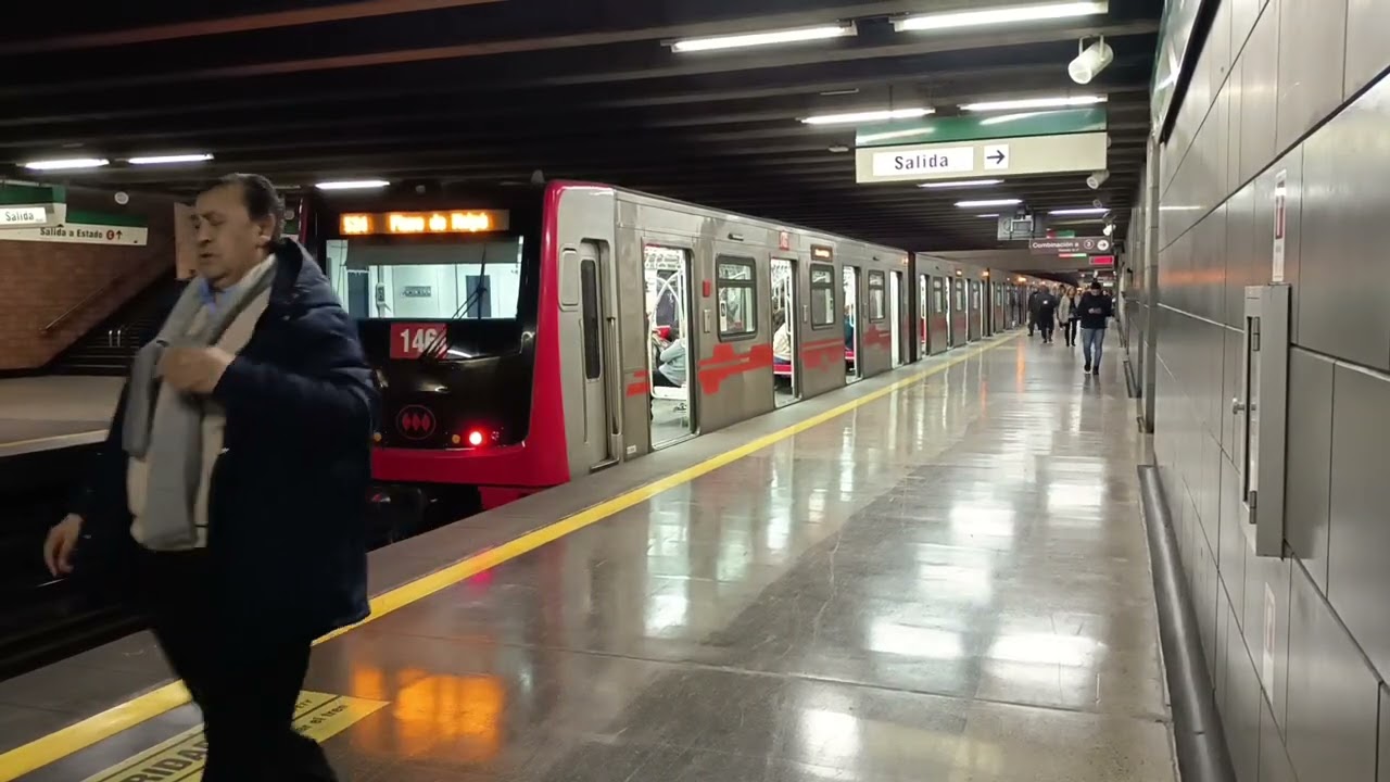 Metro de Santiago | Línea 5 | Trenes Alsthom NS-74 y Alstom NS-16 en Estación Plaza de Armas (3)