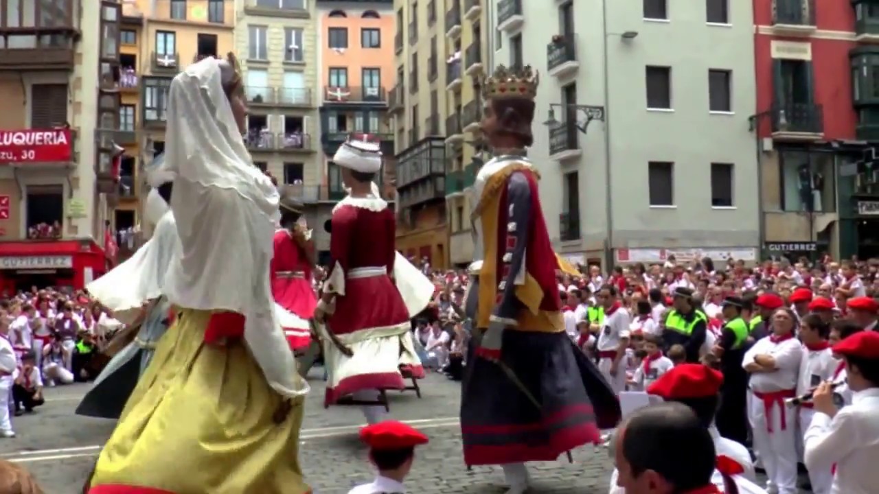 Gigantes y Duguna Folklore Taldea   sanfermines 2014