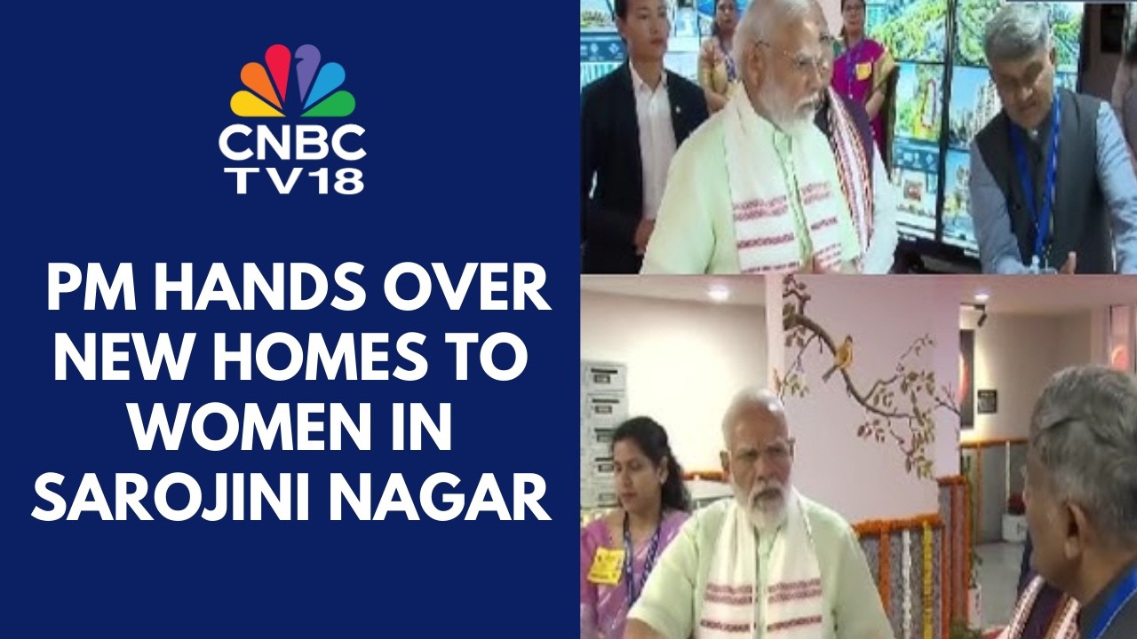 PM Modi Visits GPRA Type-5 Quarters In Sarojini Nagar, Hands Over Keys To Female Allottees | N18V